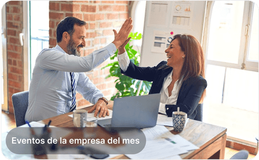 Eventos de la empresa del mes con equipo celebrando